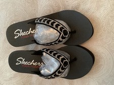 SKECHERS  BLACK YOGA FOAM  3” WEDGE WITH THONG. DIAMANTÉ DETAIL   SIZE 3. BNWOB