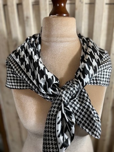 Black white silk dogtooth