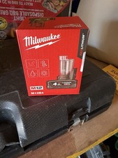 Milwaukee M12B4 12V 4.0Ah