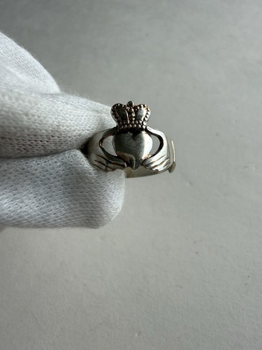 Irish sterling silver claddagh - sterling,