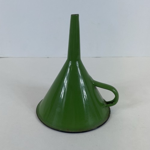 Vintage green enamelware - green,