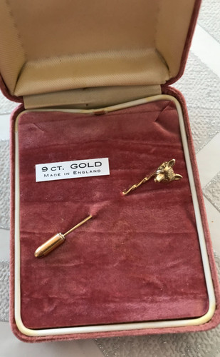 9ct yellow gold 375 - 9ct, fox