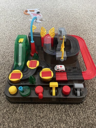 Kids car adventure - car, parking