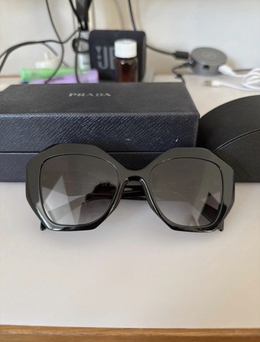 Prada 16ws black irregular - prada,