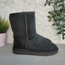 UGG Unisex Classic Short