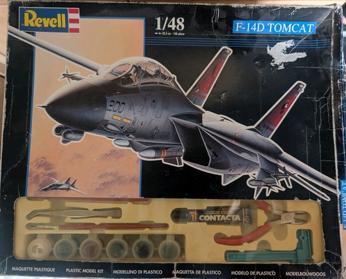 1999 revell model kit - model, 05733