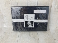 NEW Kylie Minogue 1 Housewife