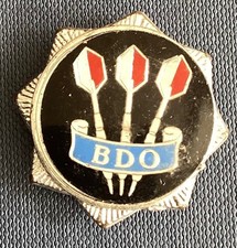 Vintage BDO darts pin badge 1970s