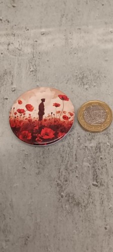 Red poppy memorial day badge - red,