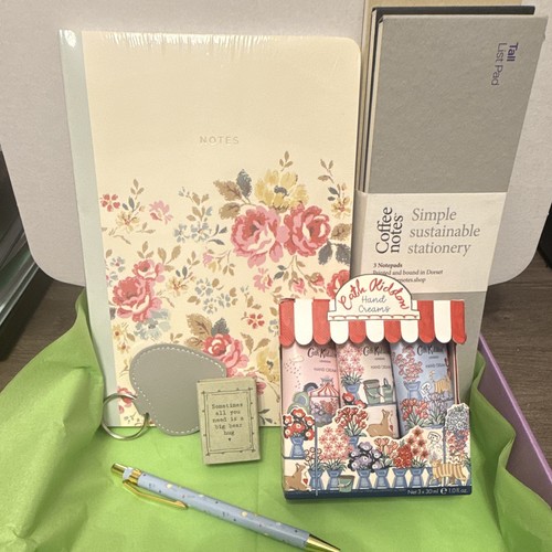 Gift box with cath - gift,
