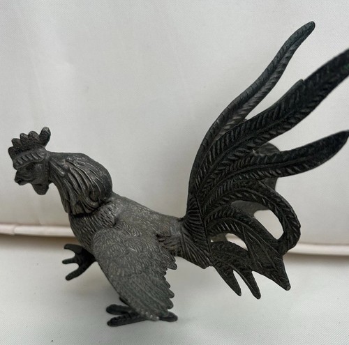 Silver coloured cast metal - silver,