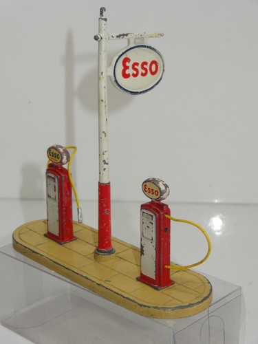 Dinky 781 esso garage petrol - 781,