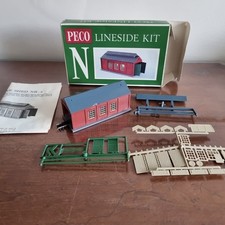 Peco NB-5 N Gauge Brick Built Engine Shed Kit With Box
