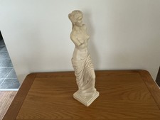 LARGE SCULPTURE OF VENUS DE MILO