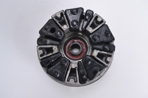 Rear wheel sprocket carrier