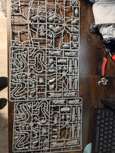 Warhammer 40k chaos spare - warhammer,