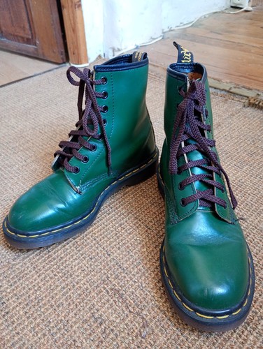 Vintage dark green hole doc - 8,