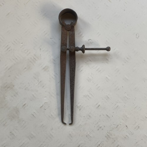 Vintage inside spring calliper - inside,