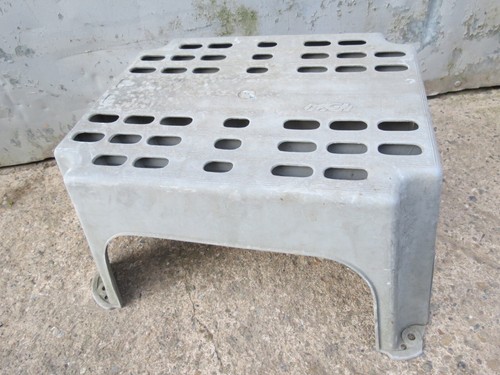 Caravan step - caravan,
