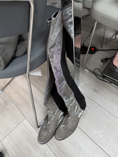Russell bromley - &,