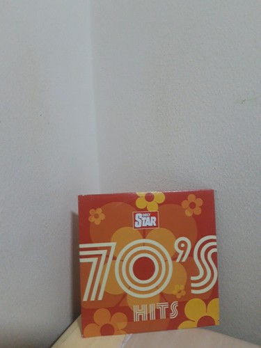 Hits 8 tracks - (ea215),