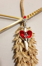 Corn dolly favours red - corn,