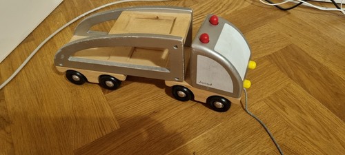 Wooden pull along - pull, truck
