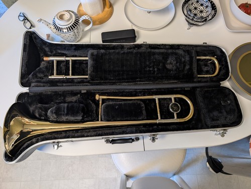 Trombone - (, )