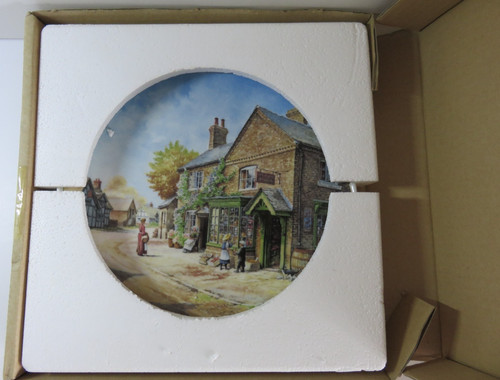 Royal doulton plate village - -,