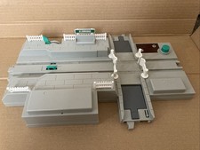 Vintage 1996 TOMY Thomas Trackmaster Elsbridge Station Level Crossing