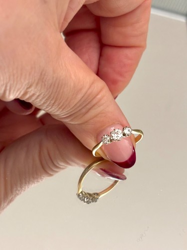 18ct gold stone - diamond, ring