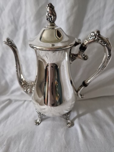 Silver plated footed liided - footed,