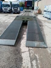 Tri axle low loader trailer
