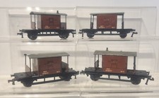 Rake of 4x Hornby Dublo OO 20t Brake Vans Rolling Stock E178717 Wagons