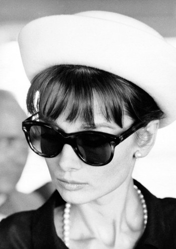 Audrey hepburn monochrome - hepburn,