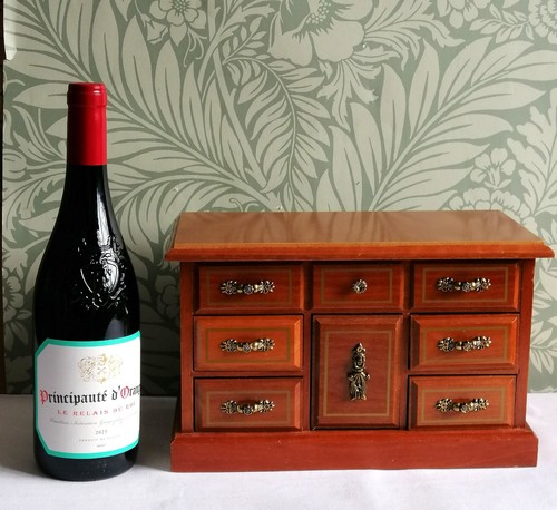 Wooden chest drawers styled - drawers,