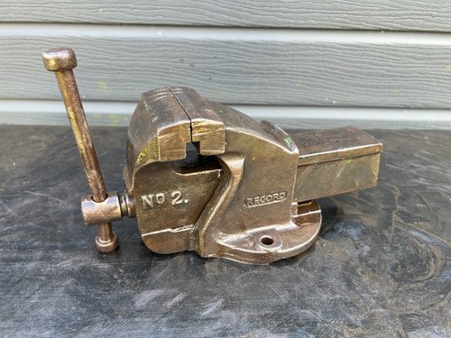 Vintage record 2 - 2, bench