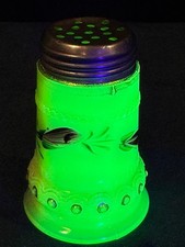 1906!!! Uranium Milk Glass