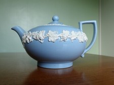 Wedgwood embossed queens ware - queens,