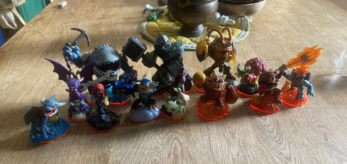 Skylander giants figures - giants,