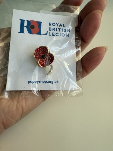 Red poppie flower pin - flower, badge