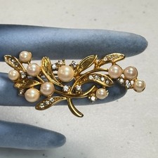 Vintage Brooch Gold Tone Faux