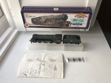Bachmann V2 Clas 2-6-2 BR Green 60903 Double Chimney Locomotive OO Gauge