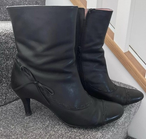 Office ladies black leather - ladies,