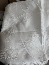 Laura Ashley Table Runner –