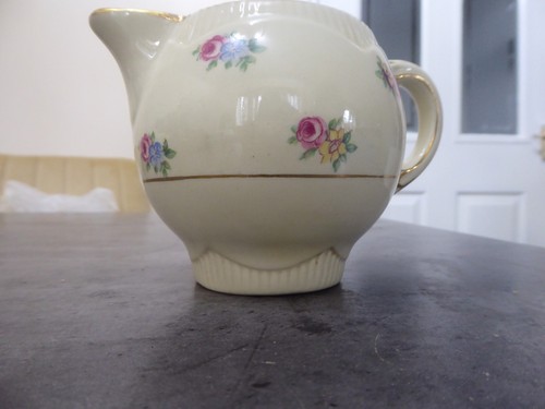 Clarice cliff milk jug - clarice, jug,