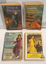 Victoria Holt X4: Bride of
