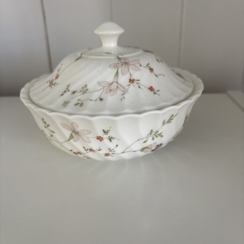 Wedgwood rosehip sugar bowl - wedgwood,