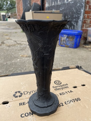 Wedgwood black vase - black,