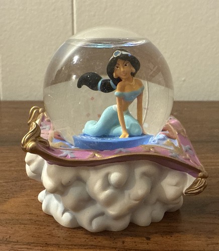 Disney store exclusive - disney, aladdin